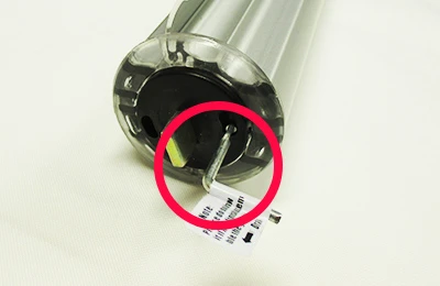 ロールアップバナーNext:4-1 ストッパーピンを差し込む